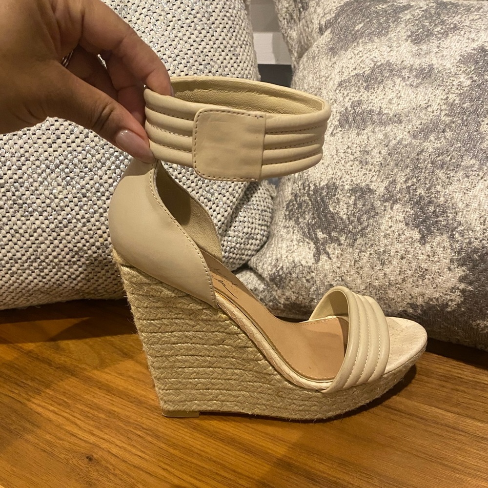 Badgley Mischka x James & Elizabeth Espadrille Wedge Sandals 5.5